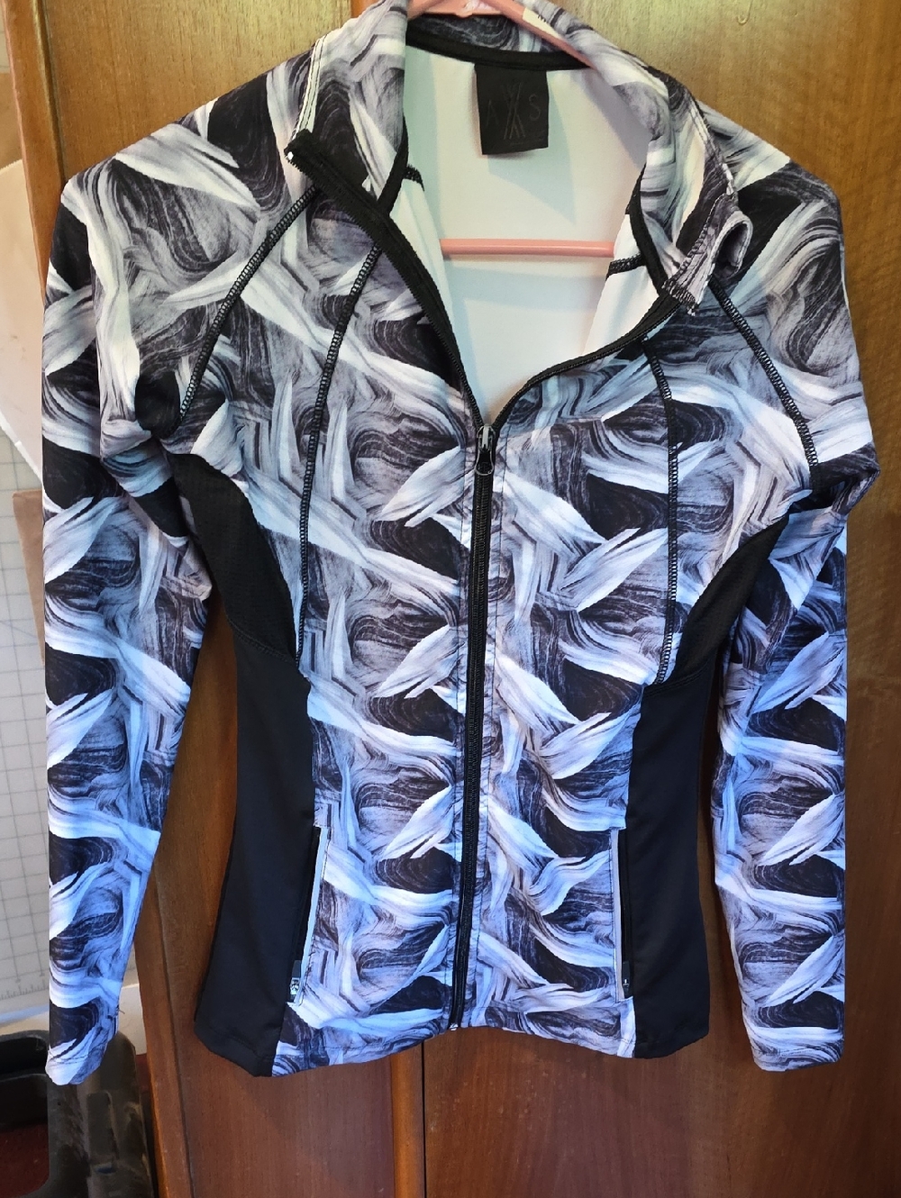 Black & White Patterned Zip-Up Jacket